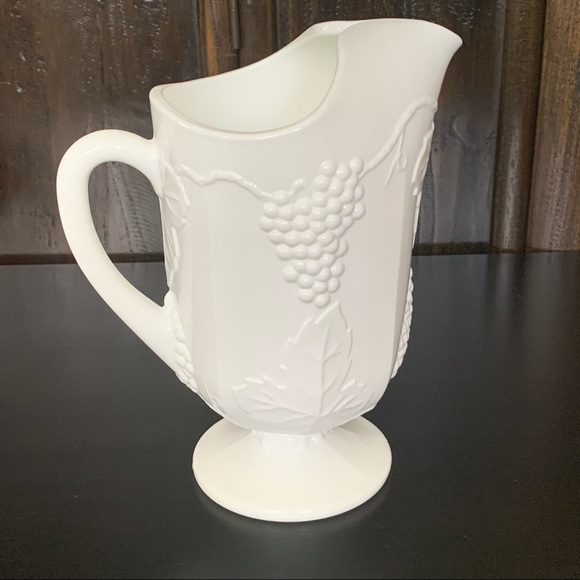 Colony Harvest Milk Glass 72oz. Ice Lip Pitcher - Picture 10 of 13